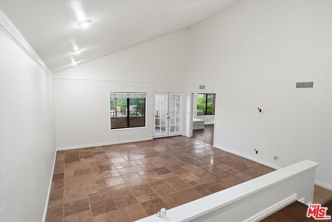 Building Photo - 24124 Mentry Dr