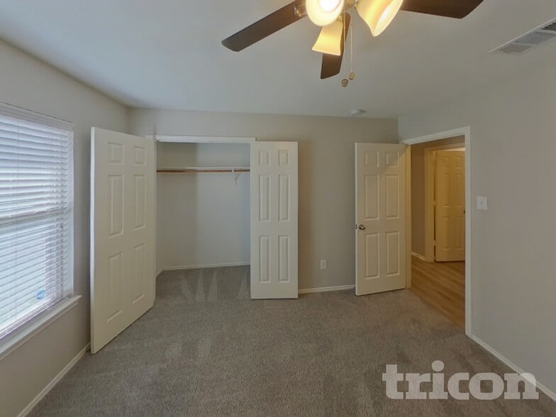 Building Photo - 534 Blue Sage