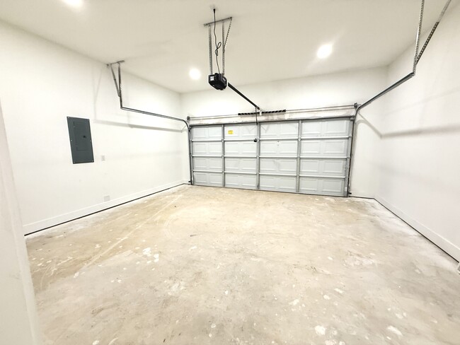 Building Photo - 919 S.Franklin Dr