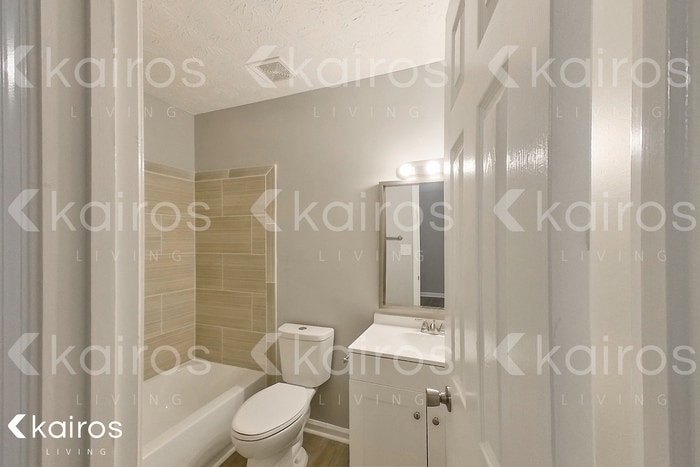 Building Photo - 301 Beaver Pointe Dr