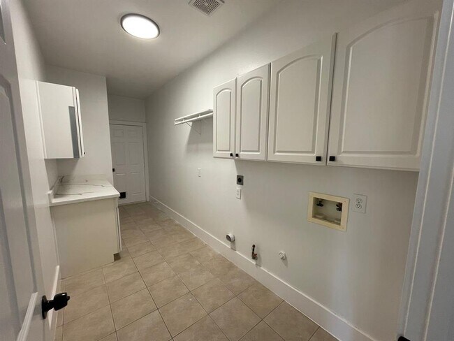 Building Photo - 16735 Sonoma Del Norte Dr
