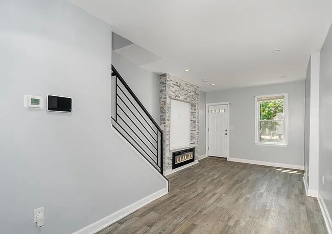 Building Photo - Stylish, Renovated Home Near Downtown Balt...