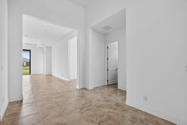 Building Photo - 11344 SW Pietra Wy