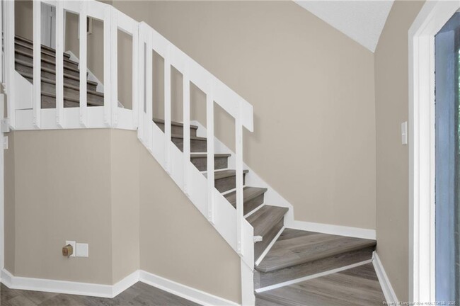 Building Photo - 325 Watergap Dr