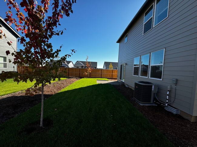 Building Photo - 4 bedroom Home in North Salem