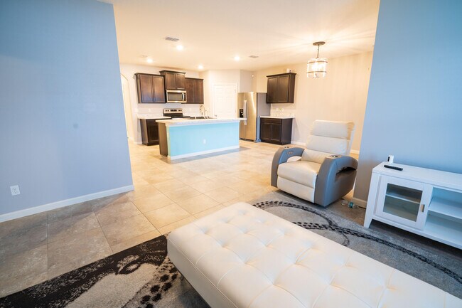 Building Photo - 1401 SE Portillo Rd