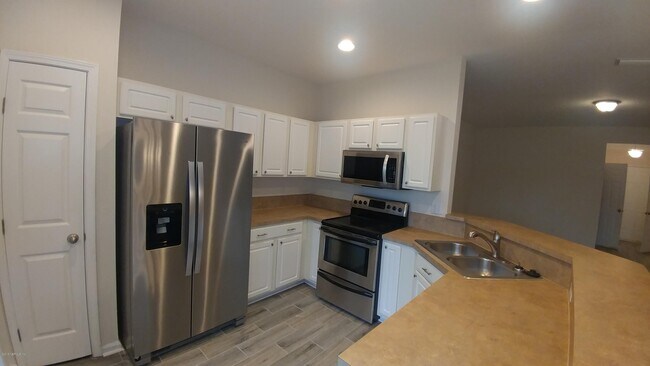 Building Photo - 4847 Parkhurst Pl