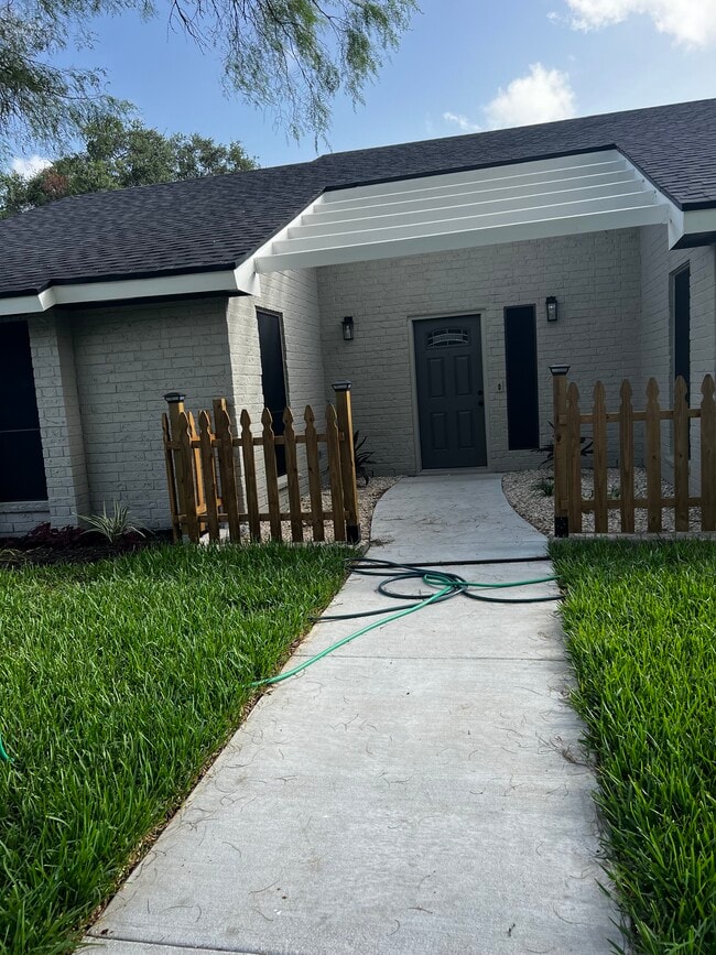 Building Photo - 4321 Nicklaus Ln