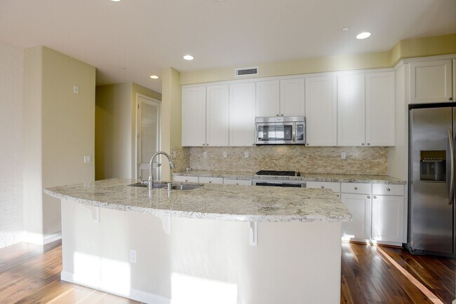 Building Photo - 631 True Wind Way