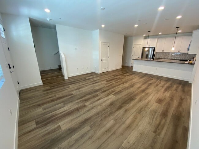 Building Photo - Stunning, brand new 3BD/2.5BA home in Righetti Ranch