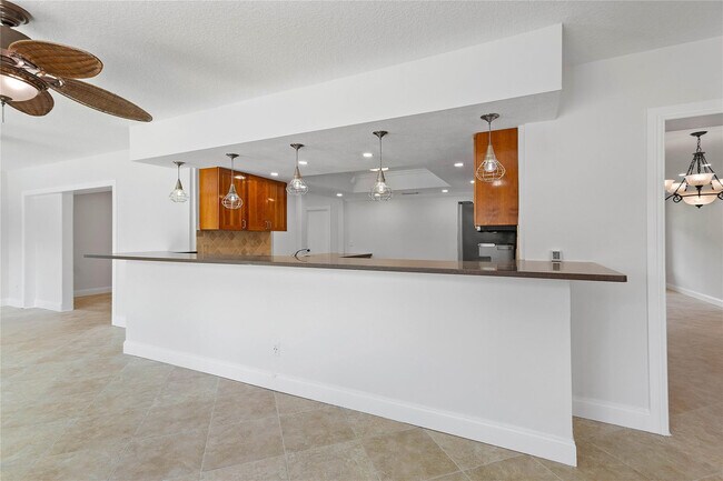 Building Photo - 5206 Cleveland St