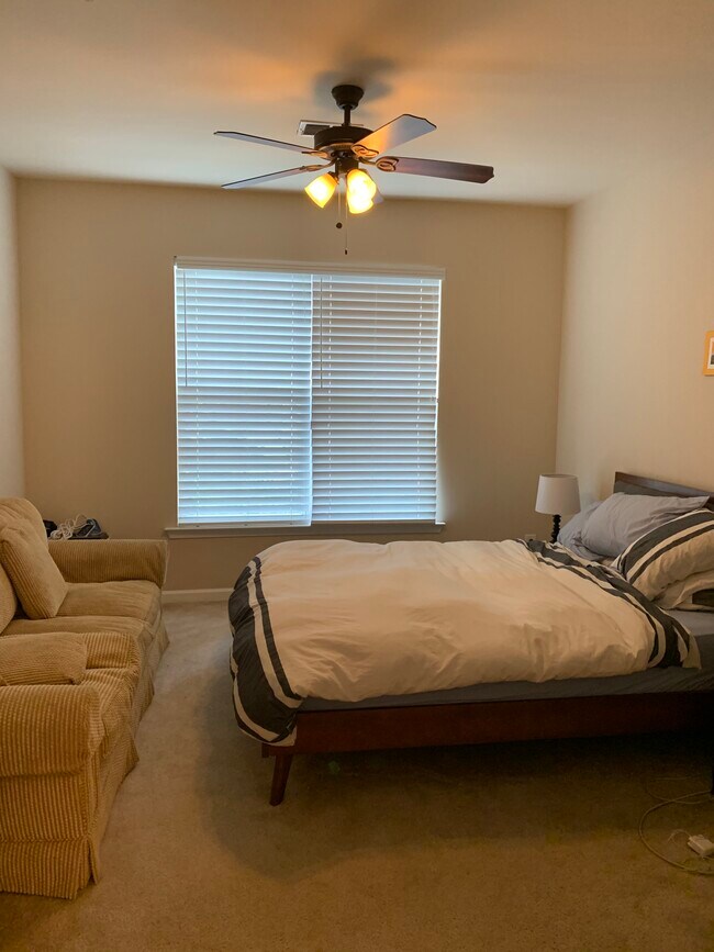 Building Photo - 3150 Woodwalk Dr SE