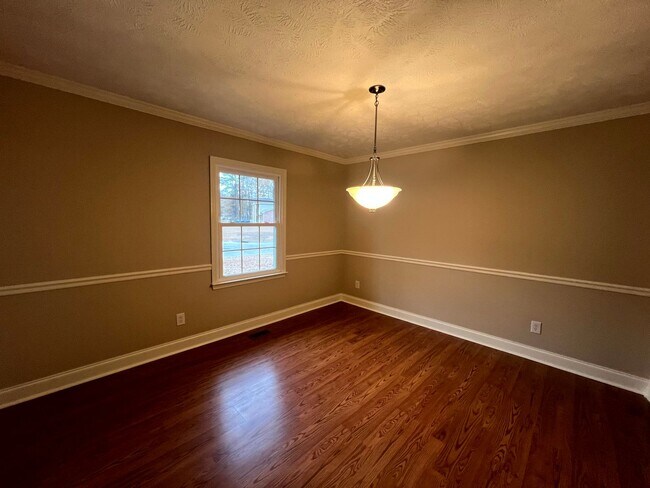 Building Photo - 1233 Wilderness Dr