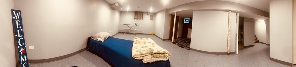 Building Photo - 9000 S Wabash Ave