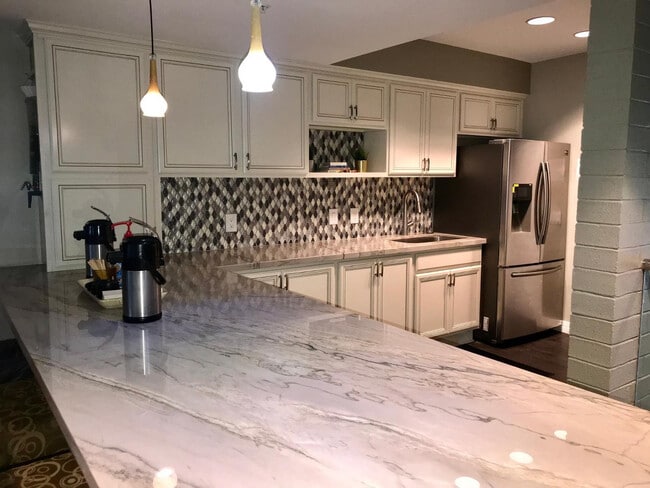 Building Photo - 1701 E Colter St