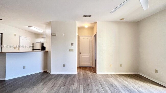 Building Photo - 120 SW Peacock Blvd