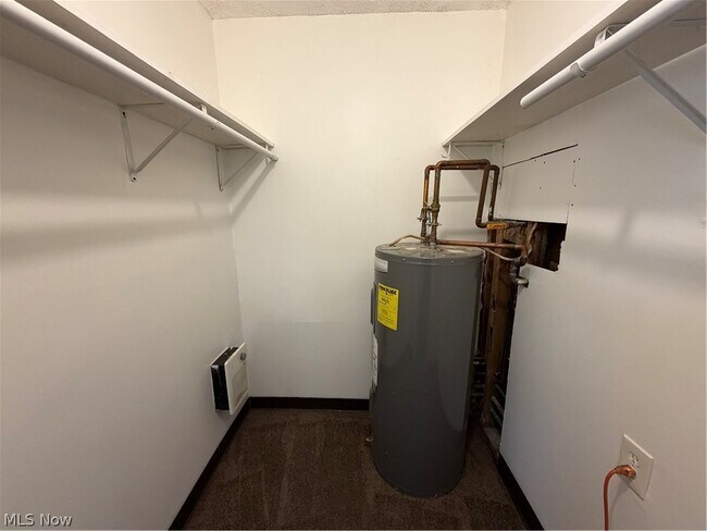 Building Photo - 4107 Orchard Dale Dr NW