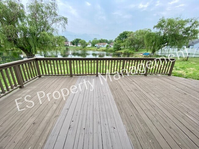 Building Photo - Wonderful 3 Bedroom 2 Bathroom Ranch Style...