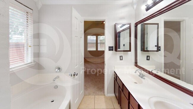 Building Photo - 2208 Lanshire Dr
