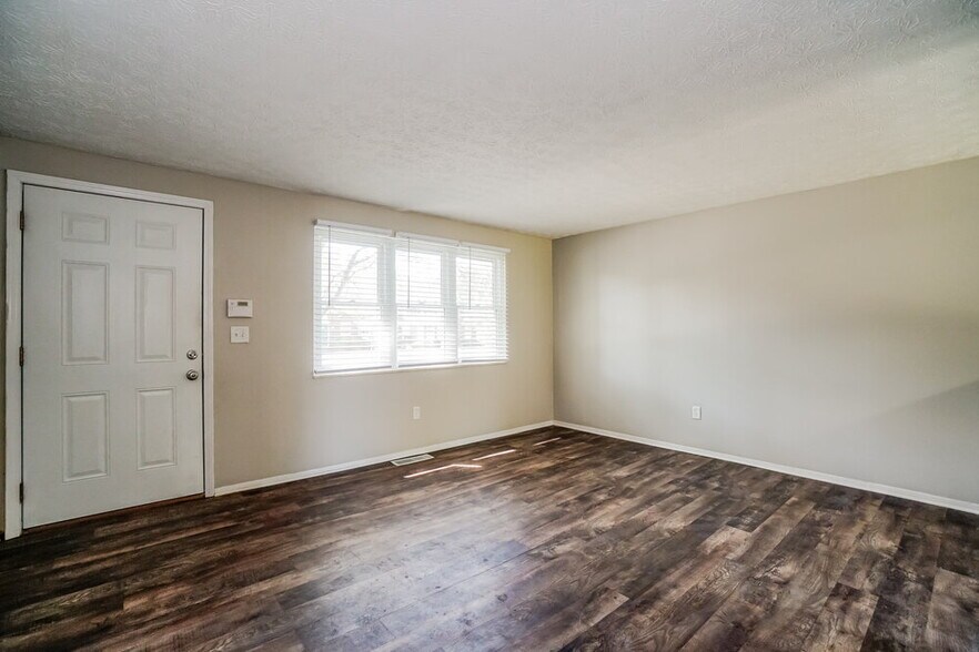 Building Photo - 5148 Cherry Creek Pkwy N