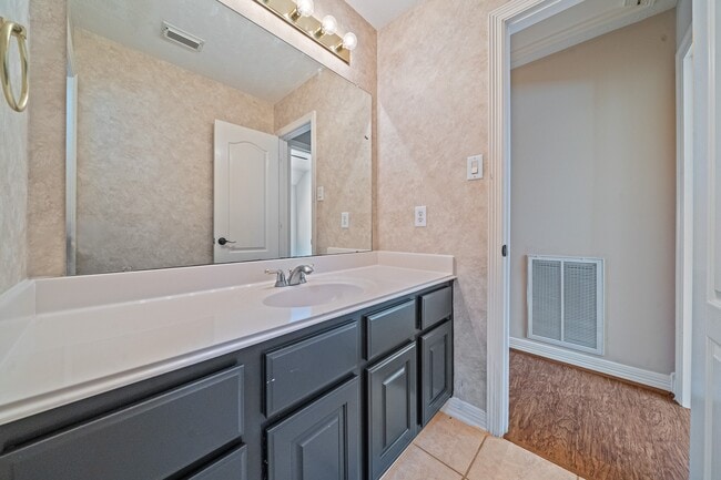 Building Photo - 9306 Lochflora Dr