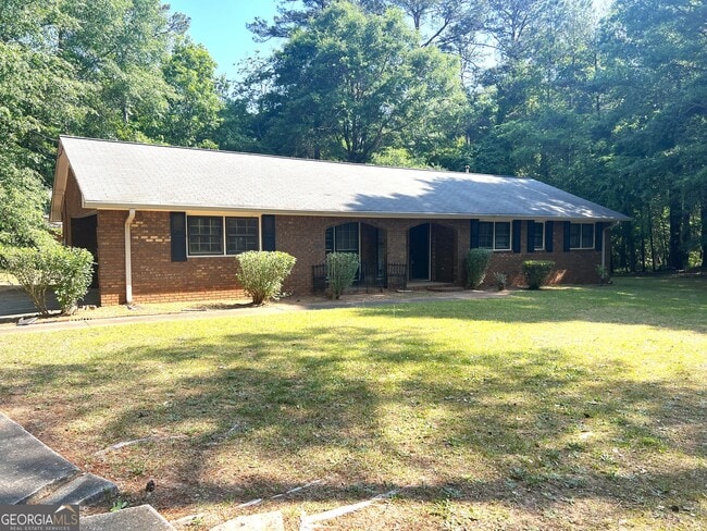 Building Photo - 551 Racetrack Rd
