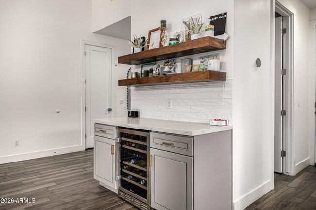 Building Photo - 1831 E Montecito Ave