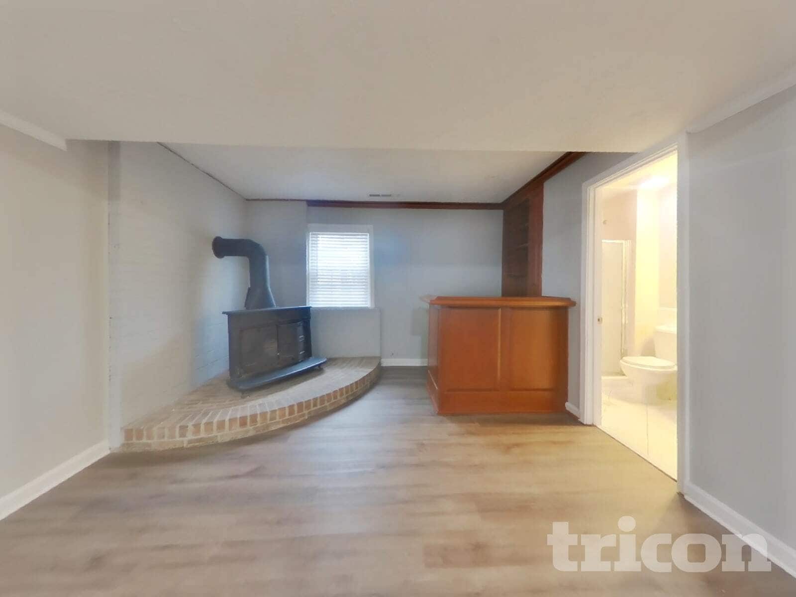 Building Photo - 1010 Allward Dr