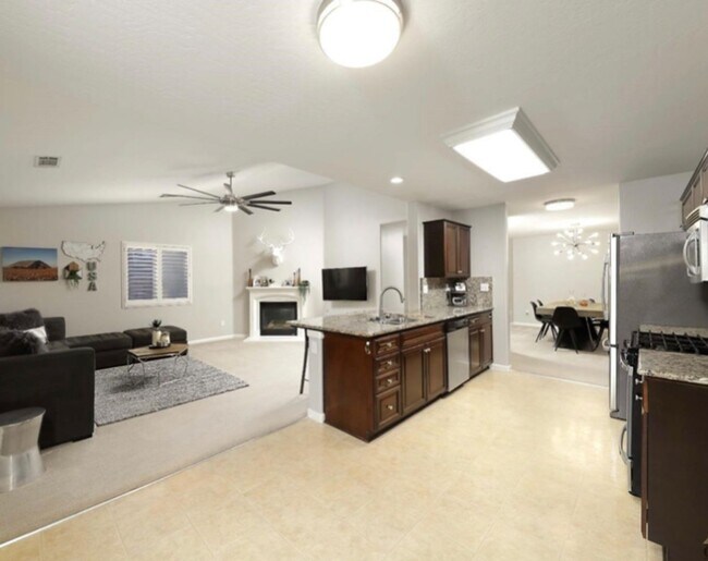 Building Photo - Incredible Rental In the SW! 3bd +2ba with RV parking $2,600 Rent