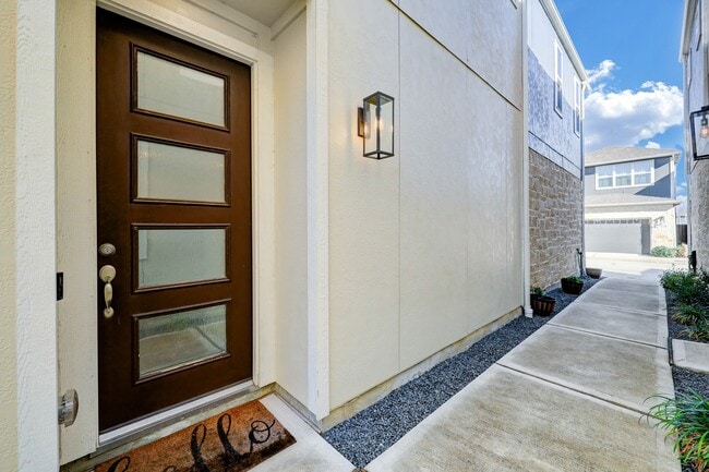 Building Photo - 3111 Planters Peak Dr