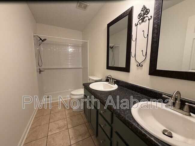 Building Photo - 111 Turnstone Ct SW