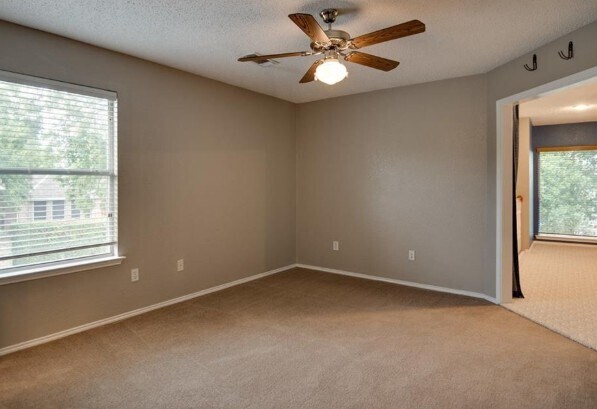 Building Photo - 1032 Sugarberry Ln