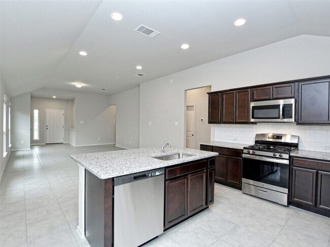 Building Photo - 214 Trailside Ln