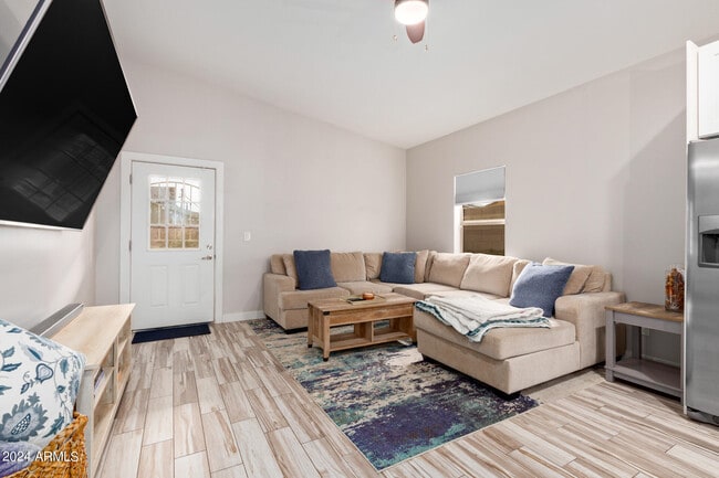 Building Photo - 2647 E Contention Mine Rd