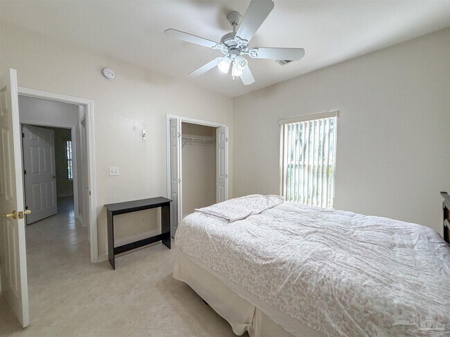 Building Photo - 1490 Chalet Pl