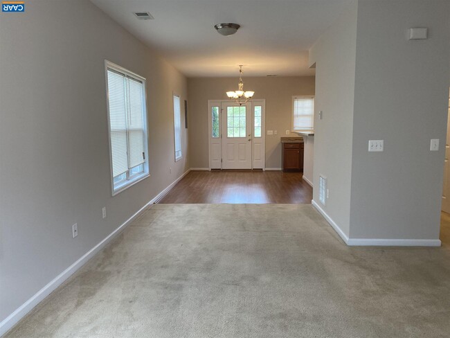 Building Photo - 156 Villa Circle