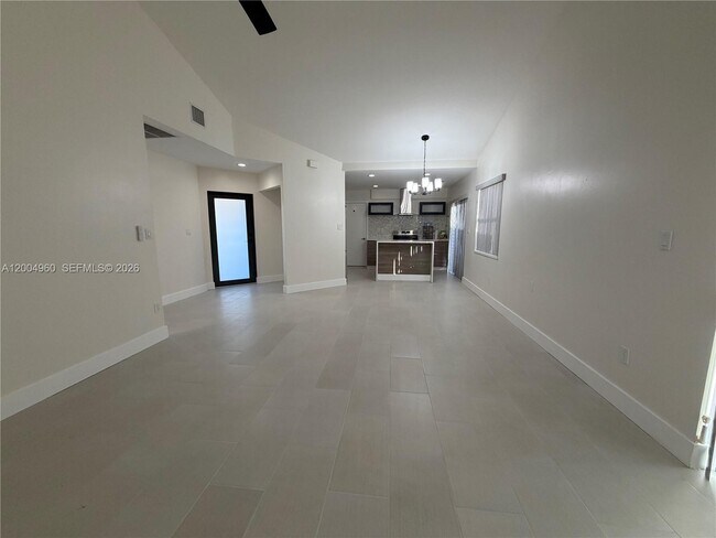 Building Photo - 640 SW 113th Terrace