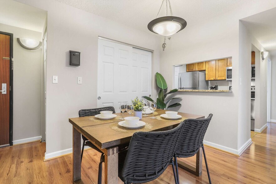 Building Photo - 401 12th St S