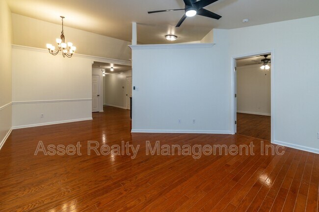 Building Photo - 1315 Lucy Way