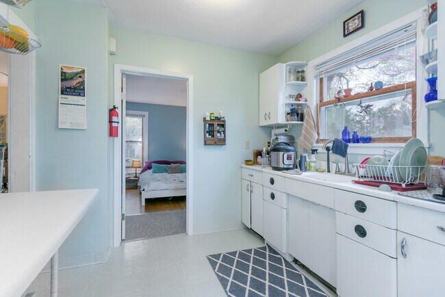 Building Photo - 2446 East Johnson Street, Unit 1