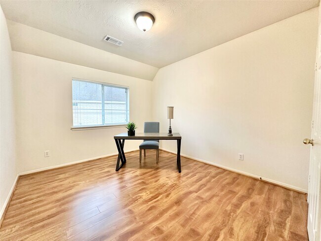 Building Photo - 4903 Falls Cir