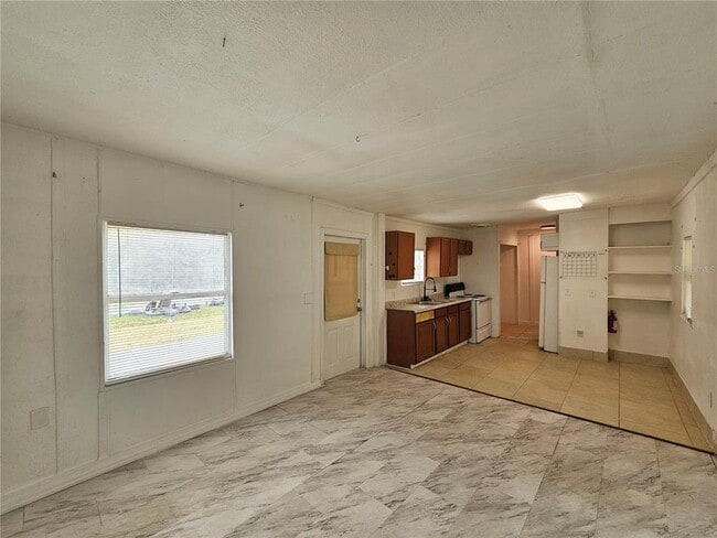 Building Photo - 2330 W Patterson St