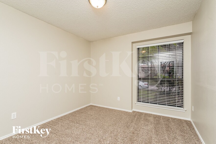 Building Photo - 7921 Rice Dr