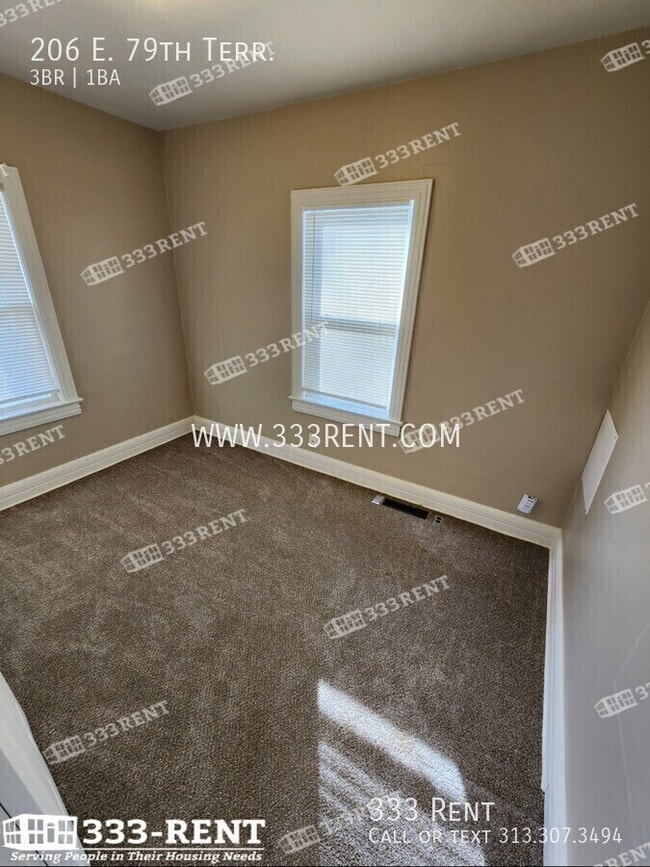 Building Photo - 206 E 79th Ter