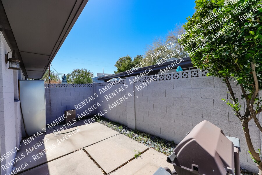 Building Photo - 4202 N 38th St