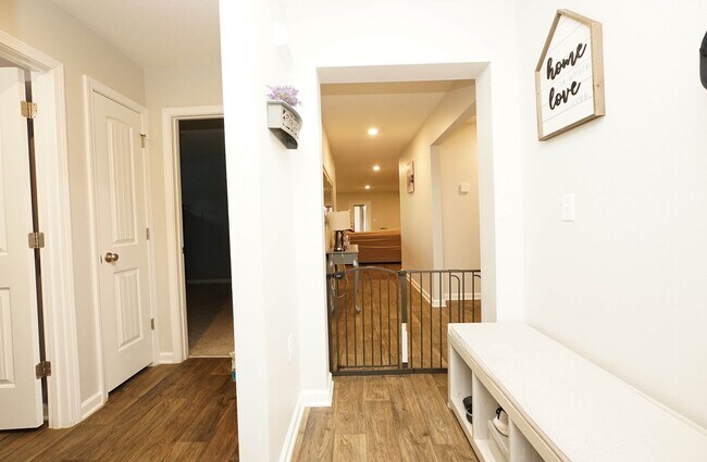 Building Photo - 904 Merganser Way