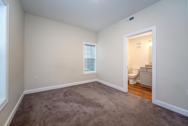 Building Photo - 41 Mary Helen Pl