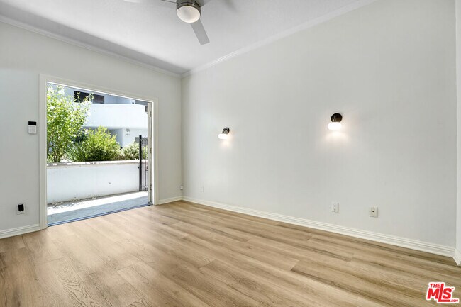 Building Photo - 4415 Saugus Ave