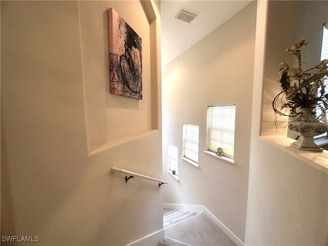 Building Photo - 1634 Tarpon Bay Dr S