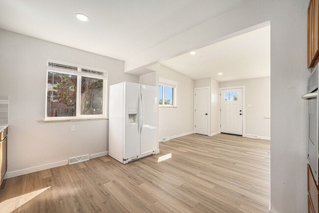 Building Photo - Spacious 6-Bed 3-Bath Home in Federal Heights/Denver